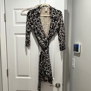 Diane Von Furstenberg Black and Cream Midi Dress
